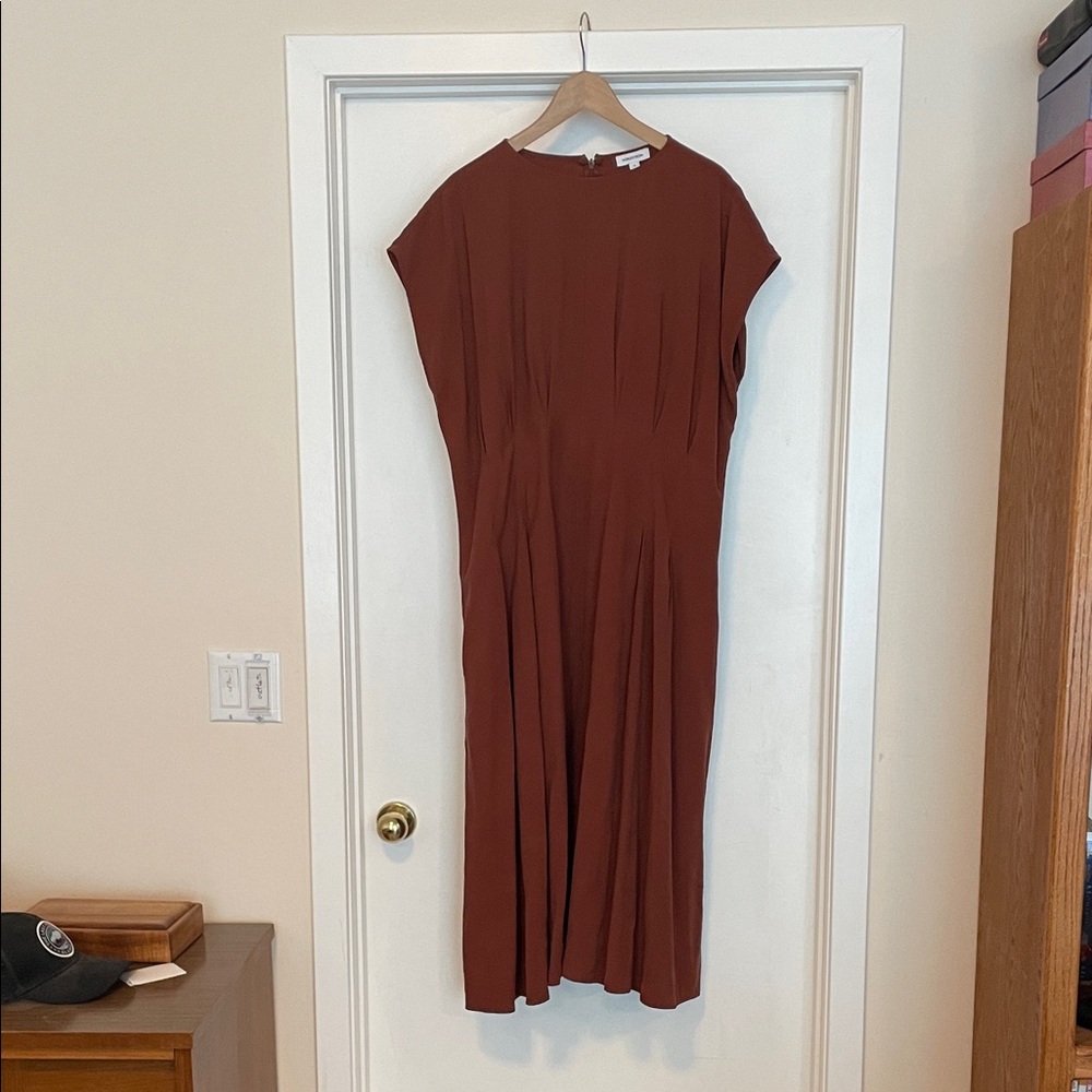 Elegant Rust Midi Dress